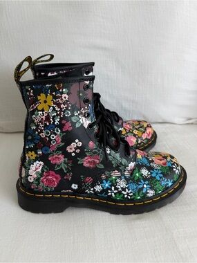 Dr. Martens 1460 Pascal Floral Boots